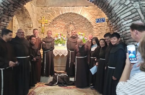 e9f7bd70-ac47-4945-b3d3-ae9ed85c1a59